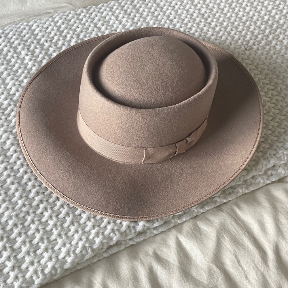 Elegant Tan Wide-Brim Hat